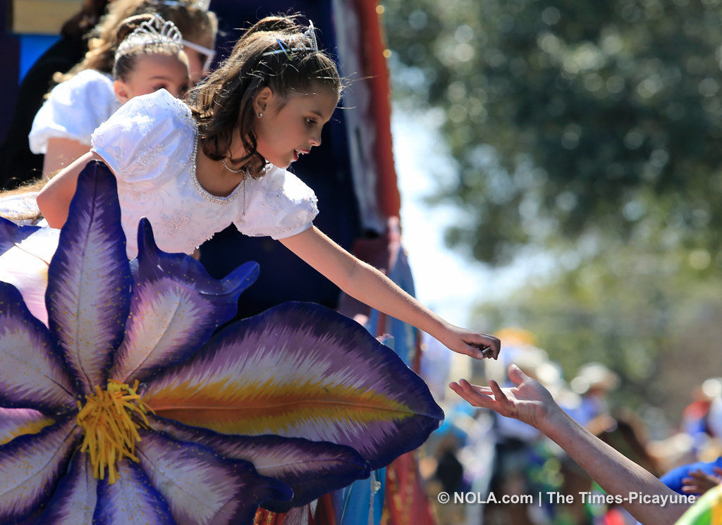 Krewe of Thoth rolls through New Orleans: See Mardi Gras parade photos